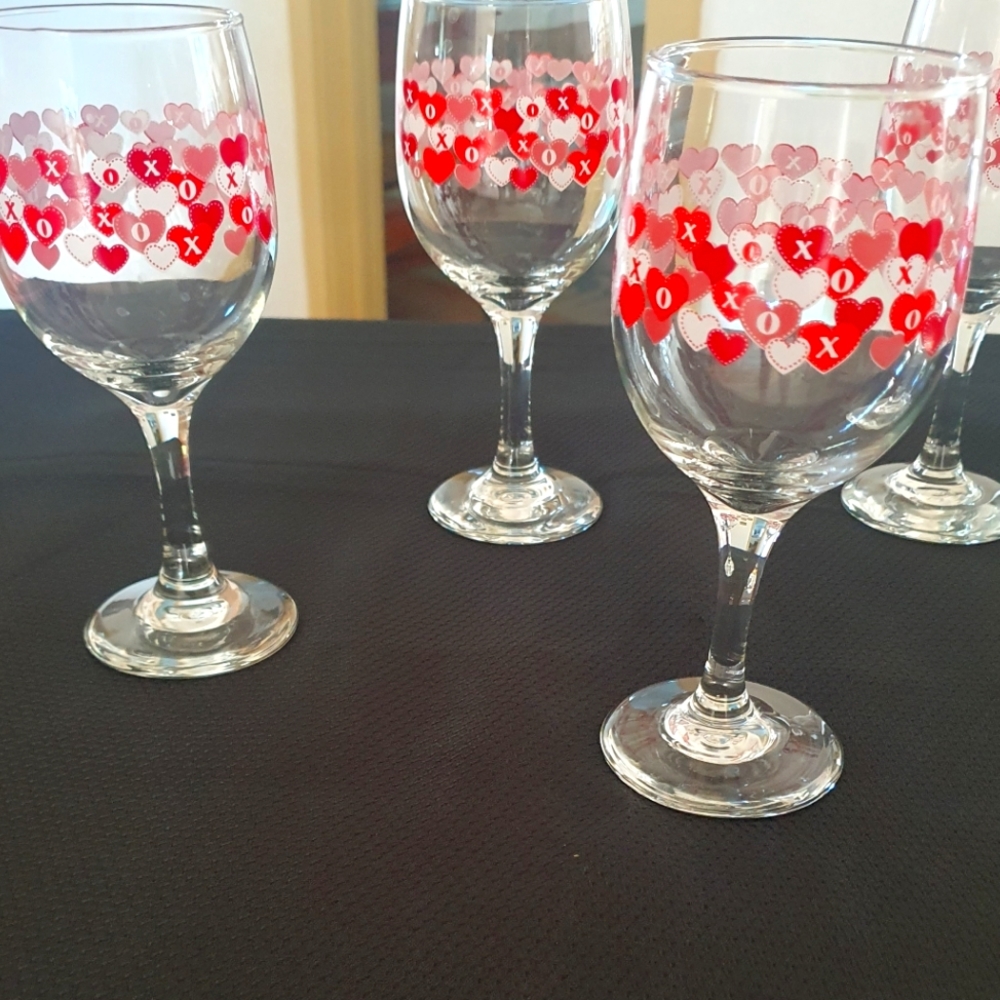 Fabfitfun wine glasses